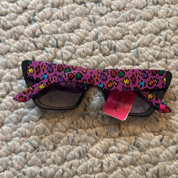 Betsey Johnson Leopard Print Sunglasses - Picture 2 of 2
